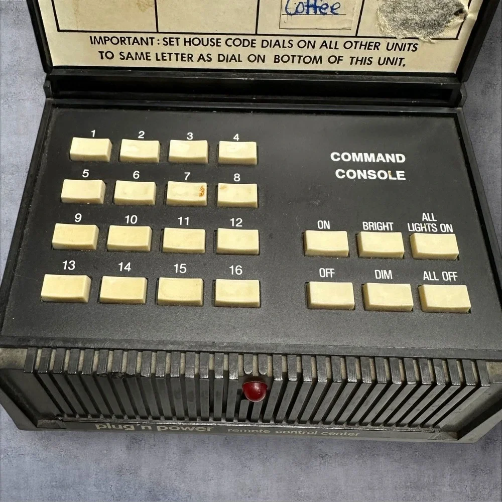Command Console‎ Plug 'n Power Remote Control Center Model X 10-014301